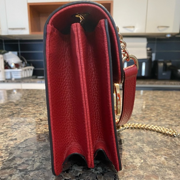 Barely used Gucci Interlocking G Chain Shoulder Bag 510304 In red for sale - Picture 6 of 11